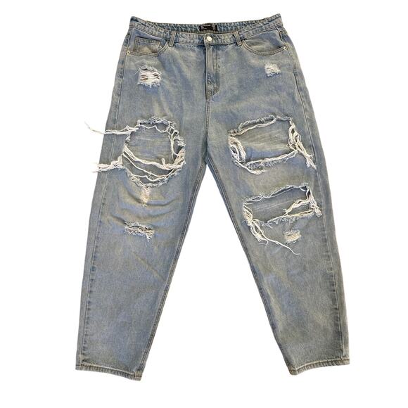 PrettyLittleThing - Distressed mom Jeans in Light Wash Blue - Picture 1 of 3